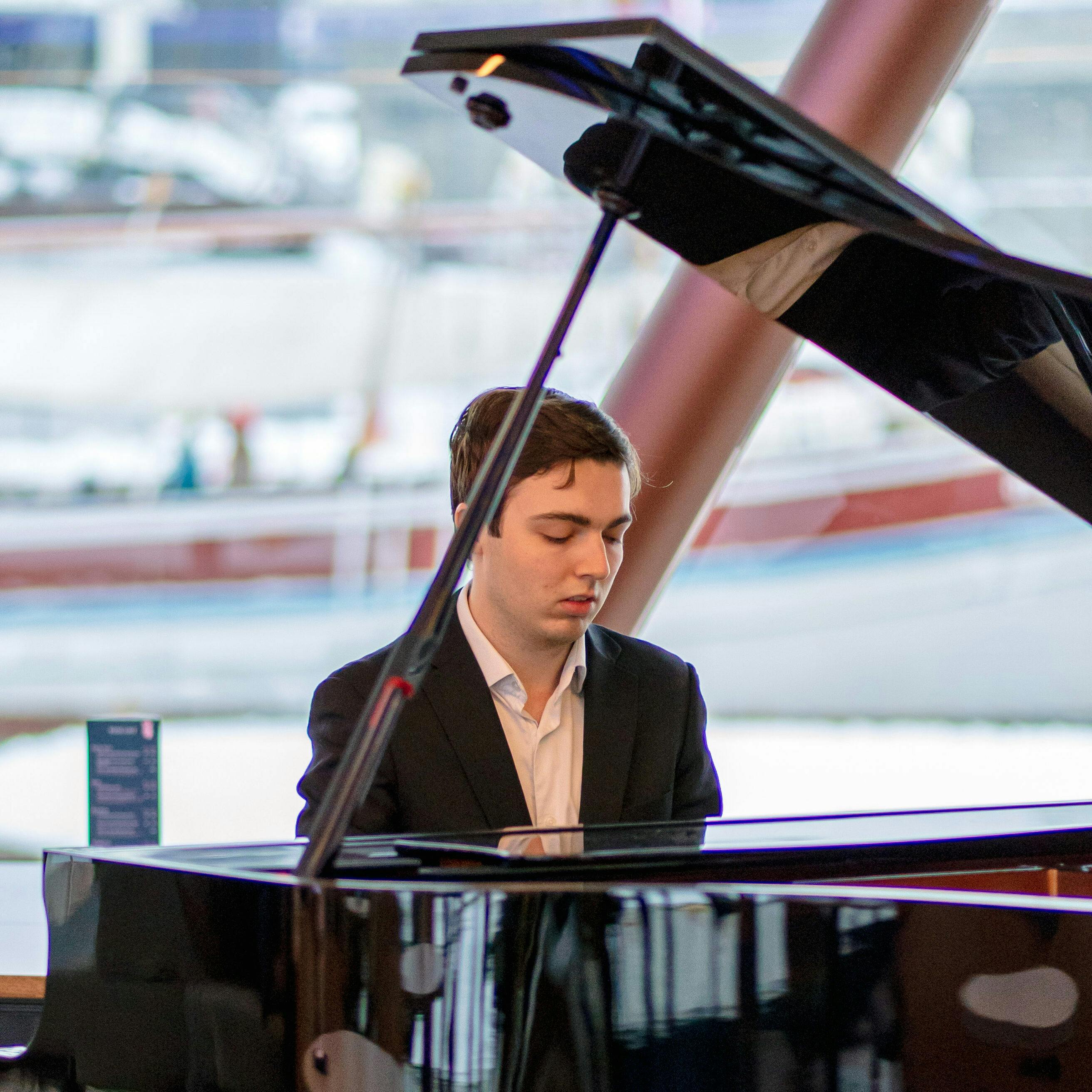 Håkon Svendsen Endal playing piano Shawn van Zyl 13