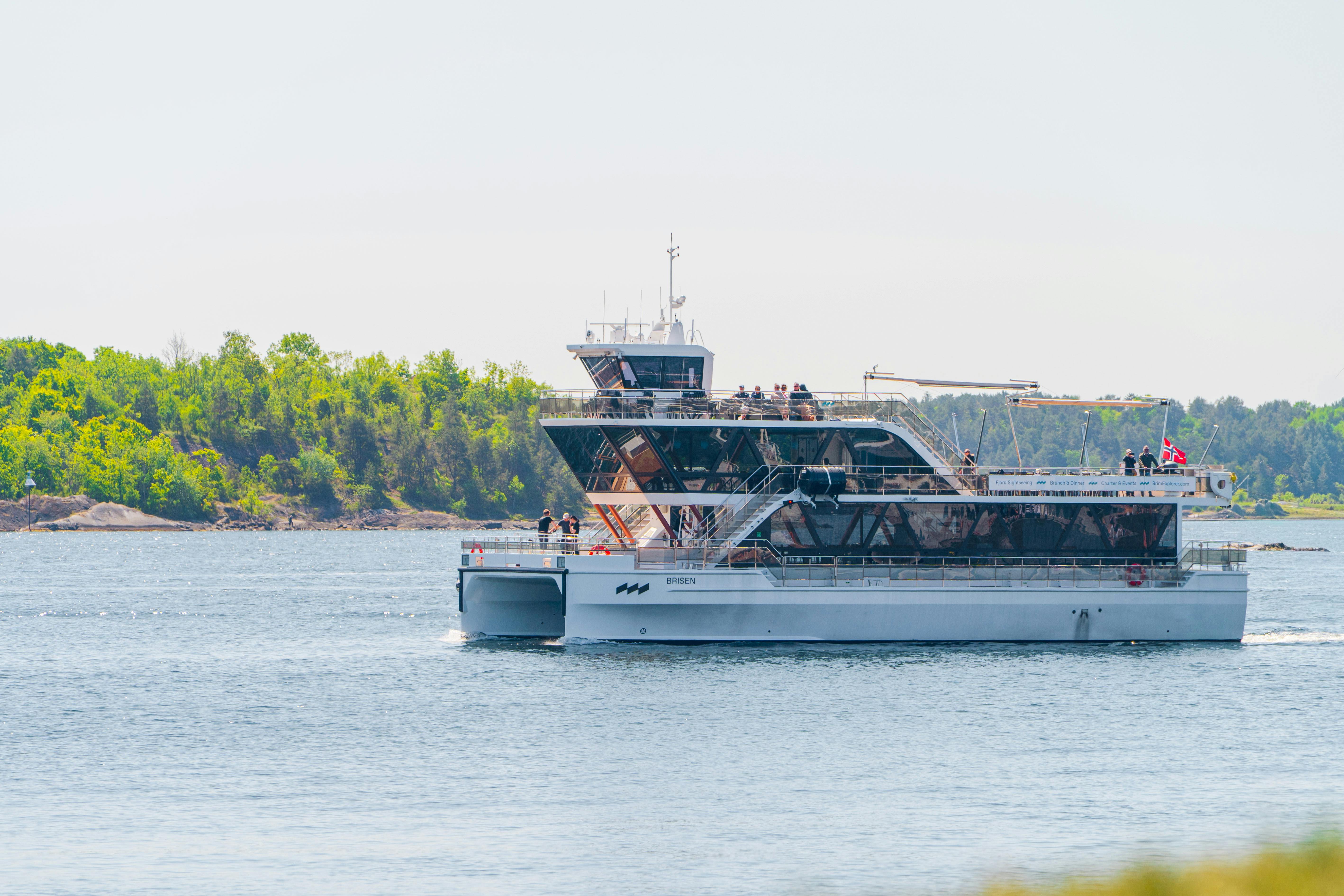 MS Brisen Summer sailing green trees with sun Shawn van Zyl 4