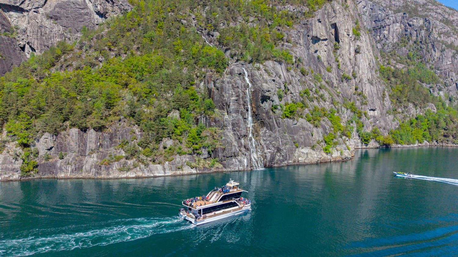 Silent Lysefjord & Pulpit rock cruise - Brim Explorer